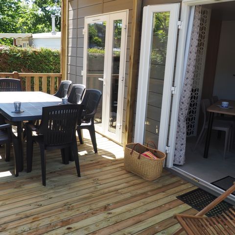 BUNGALOW 8 personnes - CONFORT 34-3 - maxi 6 adultes - TV, 3 chambres (lit 160*200), environ 34m², 2 chiliennes