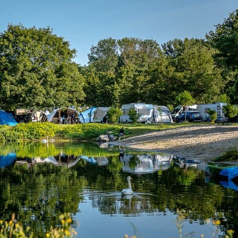 Kampeerplaats - met water + afvoer