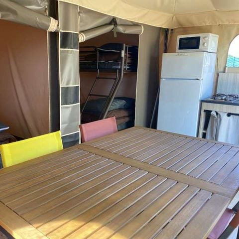 TIENDA DE LONA Y MADERA 4 personas - Marquesas, sin instalaciones sanitarias