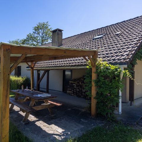 COUNTRY HOUSE 20 people