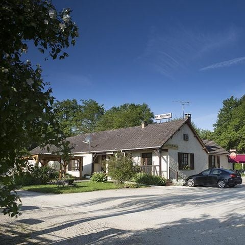 EMPLACEMENT - Forfait Duo :  1 voiture + tente, caravane ou camping-car