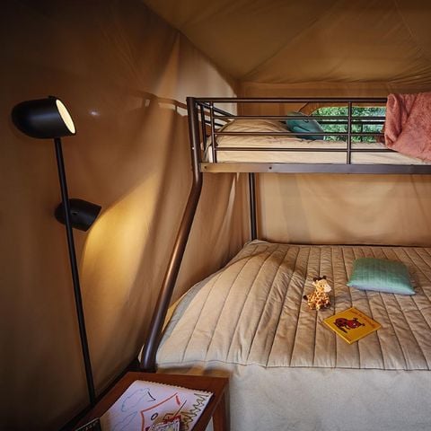 Glampingtent 5 personen - NIEUW Marquise 19 m² - 2 slaapkamers - Zonder sanitair - Minimaal - 1 nacht