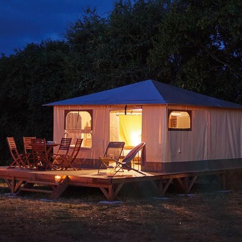 Glampingtent 5 personen - NIEUW Marquise 19 m² - 2 slaapkamers - Zonder sanitair - Minimaal - 1 nacht