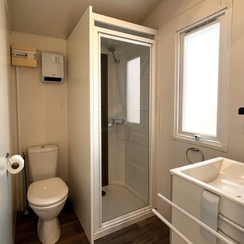 Mobilhome 2 personnes - Confort 21m² - 1 chambre - Terrasse semi-couverte 12m² - TV - Climatisation