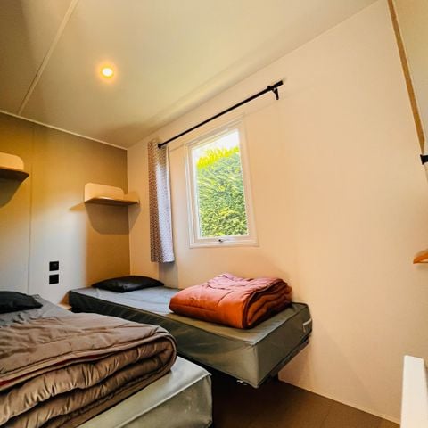 Mobilhome 4 personnes - NEW -Standard Plus 26m² - 2 chambres - Terrasse - TV - Climatisation