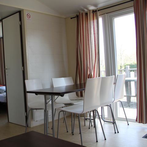 Mobilheim 6 personen - Standard-Familienzimmer - 34 m²: - 3 Schlafzimmer - Integrierte Terrasse 6 m² - TV - Klimaanlage - Babyausstattung