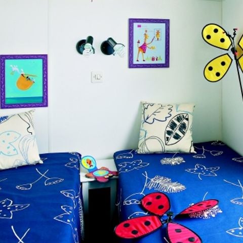 Mobilhome 6 personnes - Standard 34m² - 3 chambres - Terrasse 18m² - TV - Climatisation