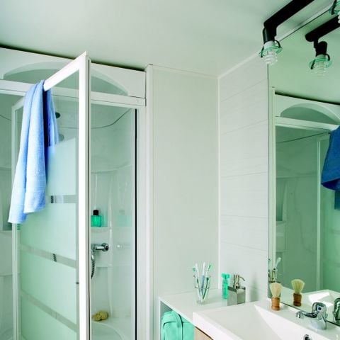 Mobilhome 6 personnes - Standard 34m² - 3 chambres - Terrasse 18m² - TV - Climatisation