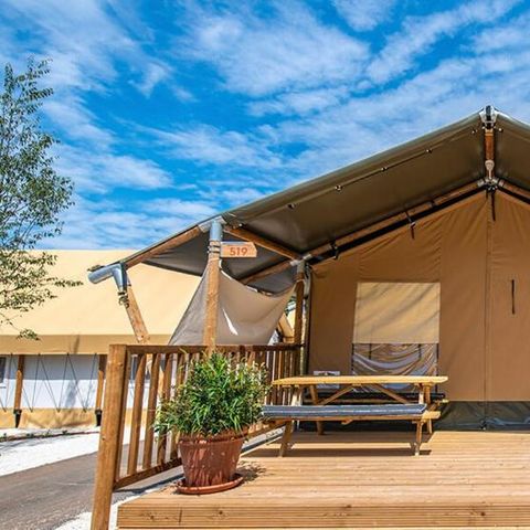 TENT 6 personen - 3-slaapkamer safari wood lodge