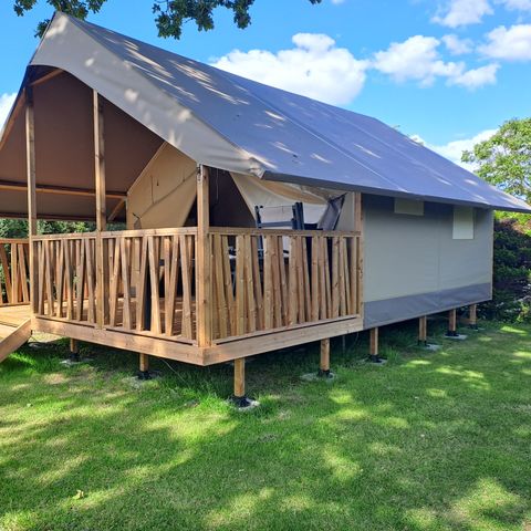 UNUSUAL ACCOMMODATION 5 people - 2 Bedroom Comfort Lodge Tent