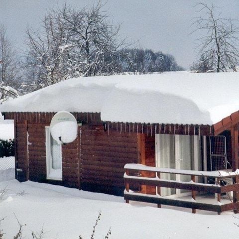 CHALET 4 personnes - JONQUILLE- 2 chambres - terrasse couverte -