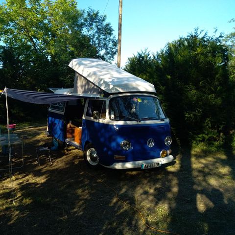 EMPLACEMENT - Tente avec voiture, caravane et camping-car (Sans électricité)