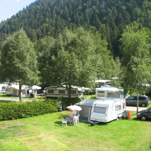 EMPLACEMENT - Forfait Privilège +100 m² (1 tente, caravane + 1 voiture ou camping-car / électricité 10A)