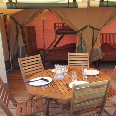 Canvas and wooden tent 5 persons - TOILE LODGE without sanitary facilities