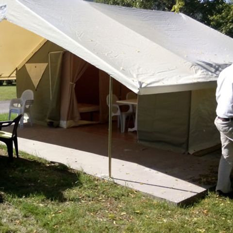Canvas and wooden tent 4 persons - TOILE LODGE without sanitary facilities