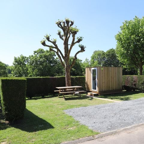 Emplacement - Forfait Premium avec sanitaires privés + cuisine (1 tente, caravane ou camping-car /électricité 16A)