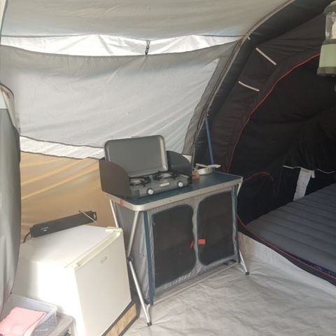 TENTE 4 personnes - Aménagée (sans sanitaires)