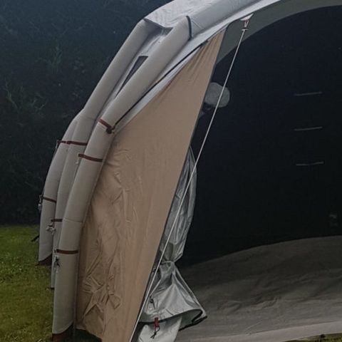 TENTE 4 personnes - Aménagée (sans sanitaires)