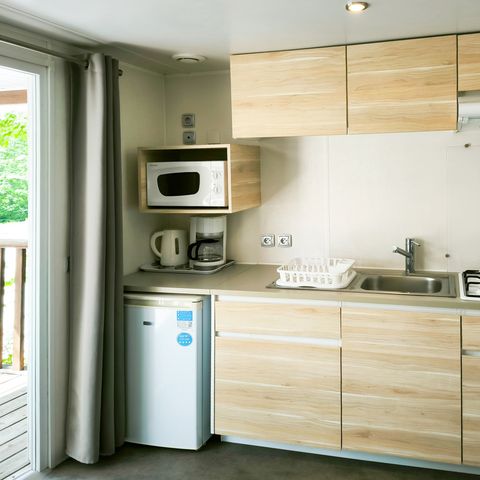 Mobilheim 4 Personen - Komfort 32m² - 2 Zimmer + überdachte Terrasse 12m² + TV + Klim -