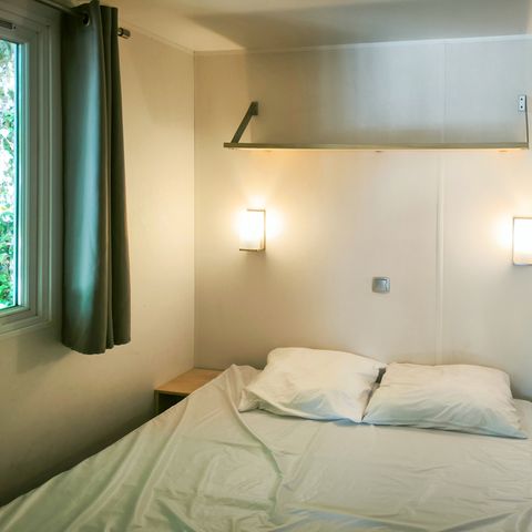 Mobilheim 4 Personen - Komfort 32m² - 2 Zimmer + überdachte Terrasse 12m² + TV + Klim -