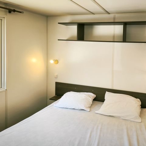 Stacaravan 5 personen - Confort 32m² - 2 kamers + terras + TV + Air-Con -