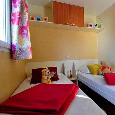 Stacaravan 4 personen - FLORES 31m² - 2 kamers + overdekt terras