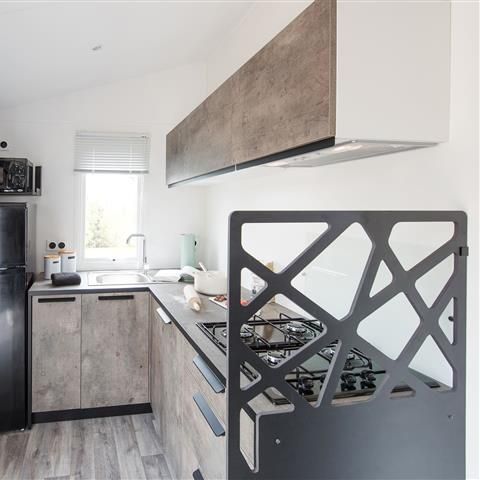 BUNGALOW 4 personnes - "BAHIA Confort +" 27m² - 2 chambres - Terrasse couverte - Lave vaisselle