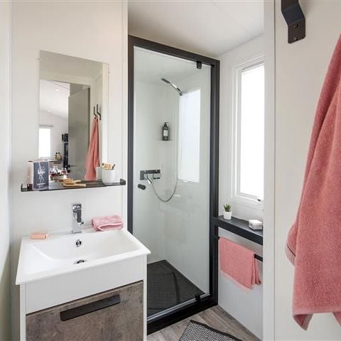 Mobilheim 4 personen - "BAHIA Confort +" 27m² - 2 Schlafzimmer - Überdachte Terrasse - Geschirrspülmaschine