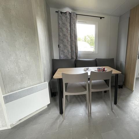 BUNGALOW 4 personnes - Mobilhome PMR - 2 chambres + terrasse couverte