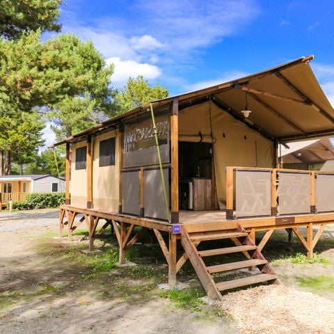 CANVAS AND WOOD TENT 5 people - Comfort 34m² (2 bedrooms) - with sanitary facilities