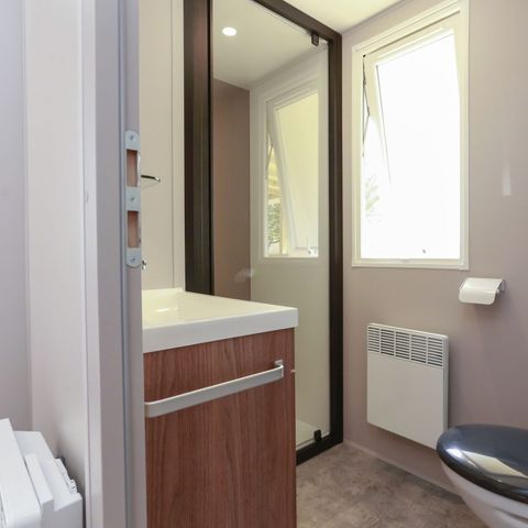 Stacaravan 4 personen - Premium 40m² (2 kamers) - 2 badkamers + Terras + TV