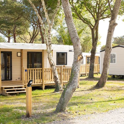Mobilheim 6 personen - Premium 40m² (3 Schlafzimmer) + Terrasse + TV + Geschirrspüler