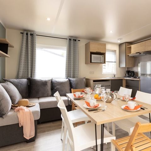 Mobilheim 6 Personen - Premium 40m² (3 Schlafzimmer) - 2 Bäder + Terrasse + TV + Geschirrspüler