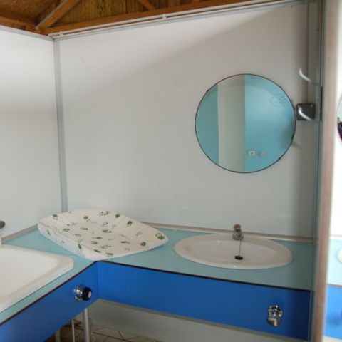 Stellplatz - Stellplatz + Fahrzeug (inkl. Dusche und Warmwasser)