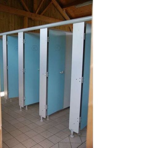 STAANPLAATS - Standplaats + voertuig (inclusief douche en warm water)