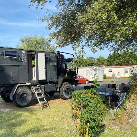 Stellplatz - Stellplatz (Zelt, Wohnwagen, Wohnmobil, Van)