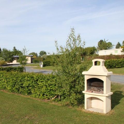 PLOT - Comfort package (1 tent, caravan or camper / 1 car / 10A electricity)