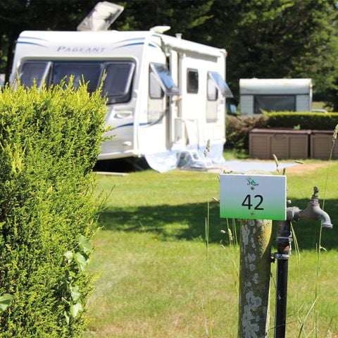 EMPLACEMENT - confort + électricité + eau