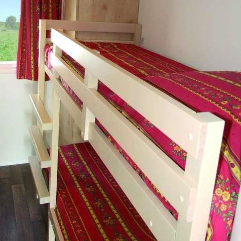 UNUSUAL ACCOMMODATION 4 people - Caravan (2 bedrooms)