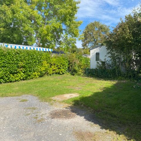 PARCELA - Parcela grande para caravana, autocaravana, furgoneta y tienda grande