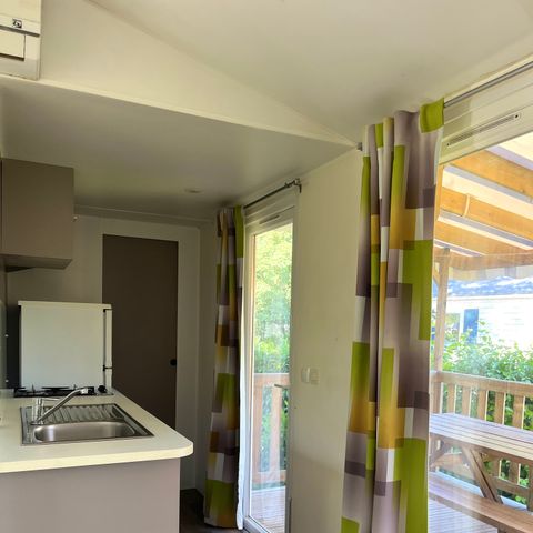 Stacaravan 4 personen - 30-35 m² - 2 slaapkamers - Met terras