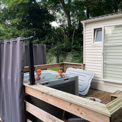 BUNGALOW 2 personas - 11-Bungalow Les Croisettes 30m2 (2bed - 2/6pers) + jaccuzzi + camas hechas + toalla + kit de bebidas - precio para 2 personas