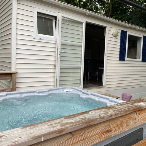 Bungalow 2 persons - Les Croisettes 30m2 - 2bed - 2/6pers - Jaccuzzi - Beds made up - Towel - Drinks kit - Price for