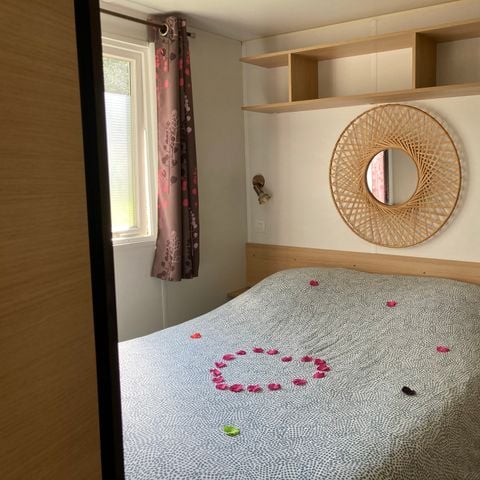 Bungalow 2 persons - 12-Bungalow du Parc 32m2 (2bed - 2/6pers.) + Jaccuzzi + Beds made up + towels + drinks + TV + Air conditioning - price for 2 people