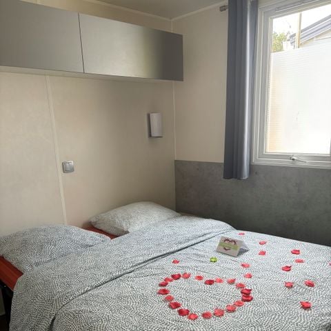 Stacaravan 2 personen - 13-La Folle entreprise 32m2 (2ch - 2/6pers.) + Jaccuzzi + Opgemaakte bedden + handdoek + drankpakket + TV - prijs voor 2 personen