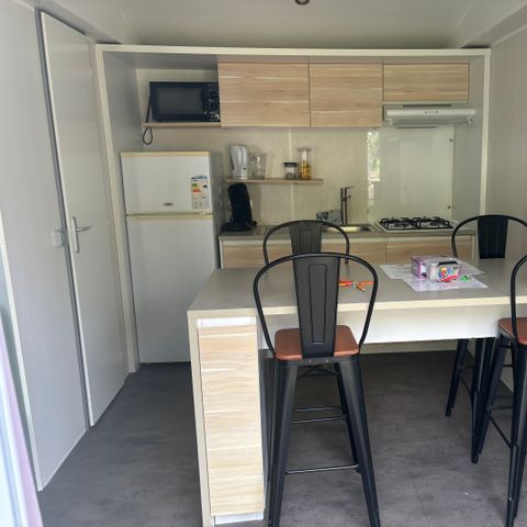 Mobilheim 2 personen - 13-La Folle Unternehmen 32m2 (2Sch - 2/6Pers.) + Jaccuzzi + Bezogene Betten + Handtuch + Getränkekit + TV - Preis für 2 Personen