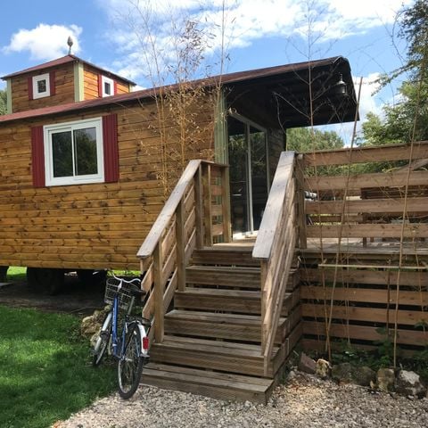 ALOJAMIENTO INUSUAL 2 personas - 18-Château Mobile 28m2 (2bed - 2/6pers.) + TV+Clim + Jaccuzzi + camas hechas + toallas + kit de bebidas - precio para 2 personas