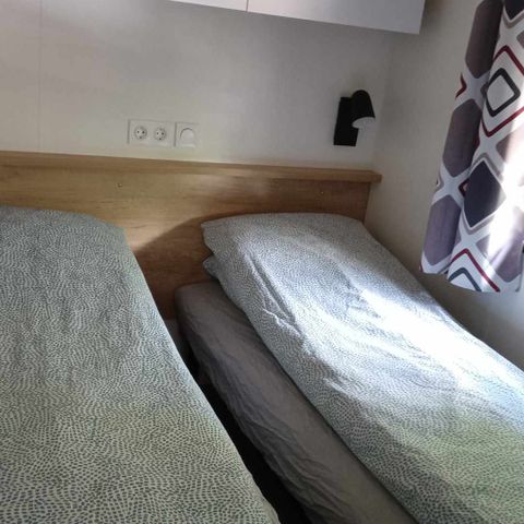 Tente en toile et en bois 2 personnes - 21-Lodge de Luxe + jacuzzi plein air+ lits faits + serviettes + kit boissons chaudes - prix pour 2 personnes