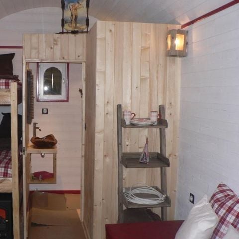 UNUSUAL ACCOMMODATION 5 people - Pioneer trolley