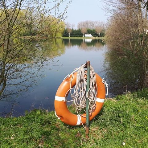 Kampeerplaats - Pakket voor natuurwandelaar - fietser / voetganger - zonder elektriciteit -...